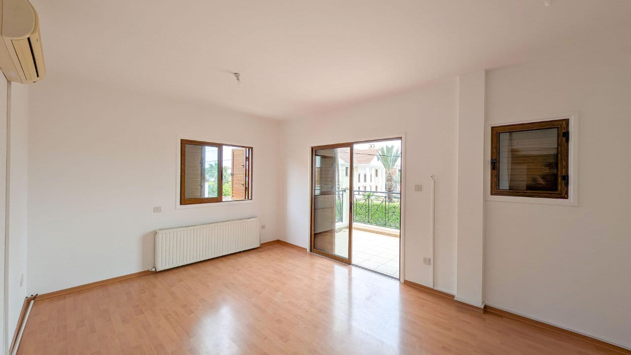 1465-8 Spacious 4 Bedroom House