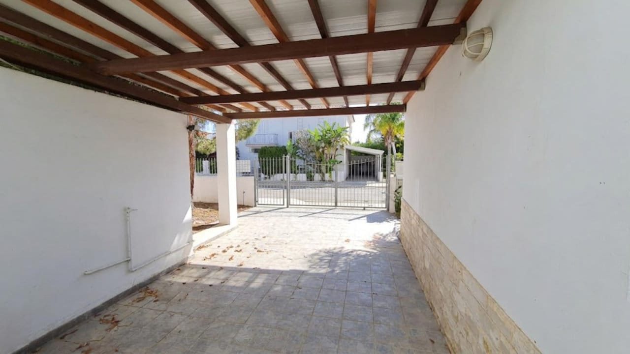 Spacious Detached 3 Bedroom House