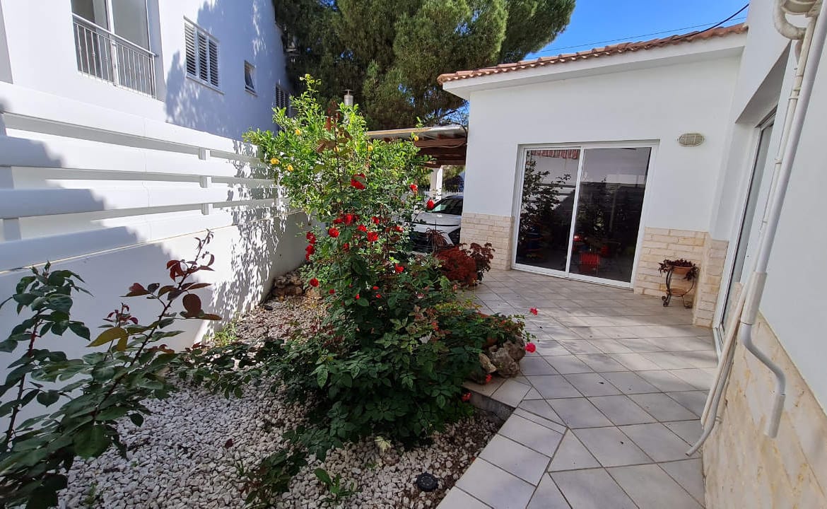 Spacious Detached 3 Bedroom House