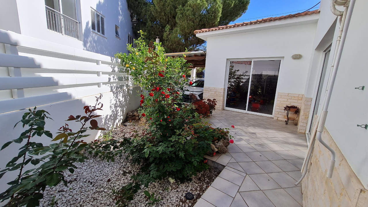 Spacious Detached 3 Bedroom House