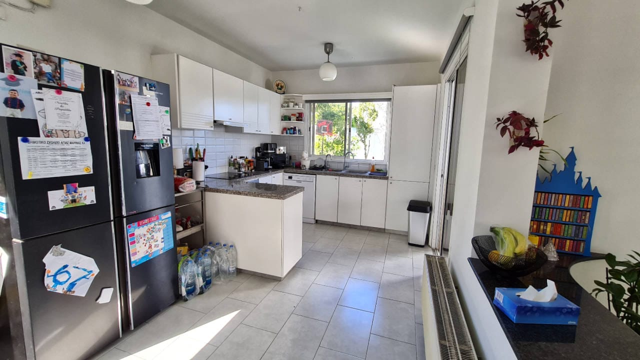 Spacious Detached 3 Bedroom House