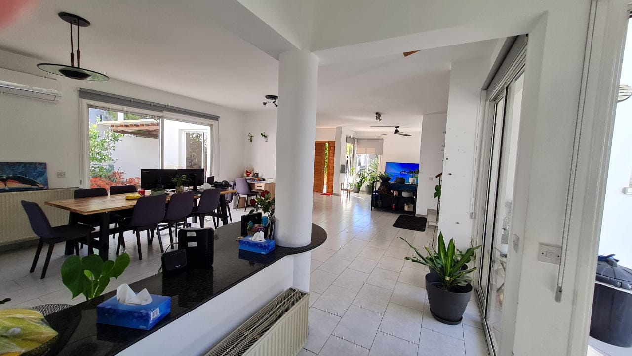 Spacious Detached 3 Bedroom House