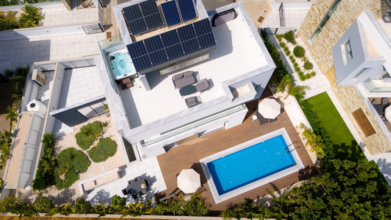 Contemporary 4 Bedroom Villa