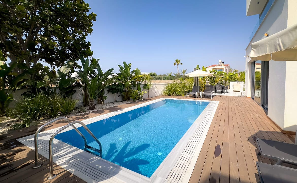 Contemporary 4 Bedroom Villa