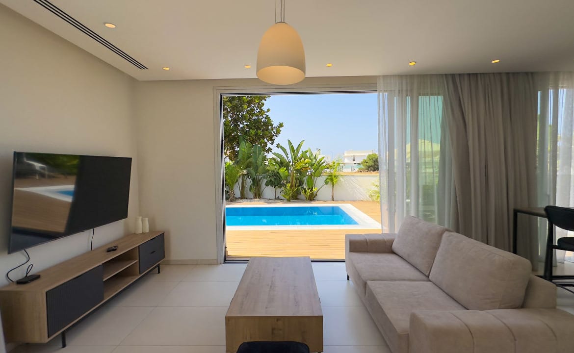 Contemporary 4 Bedroom Villa