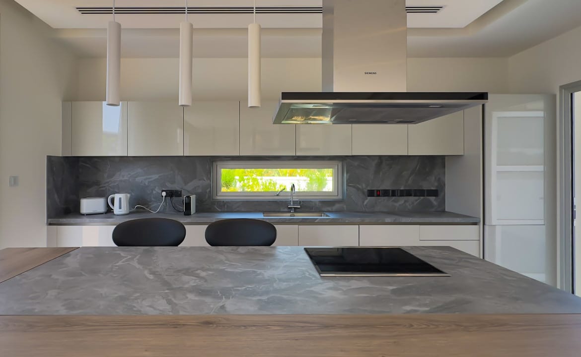 Contemporary 4 Bedroom Villa
