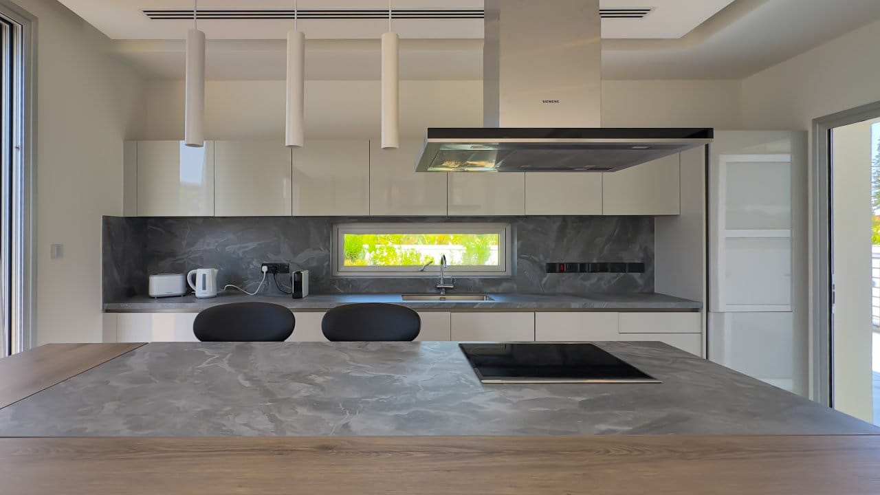 Contemporary 4 Bedroom Villa