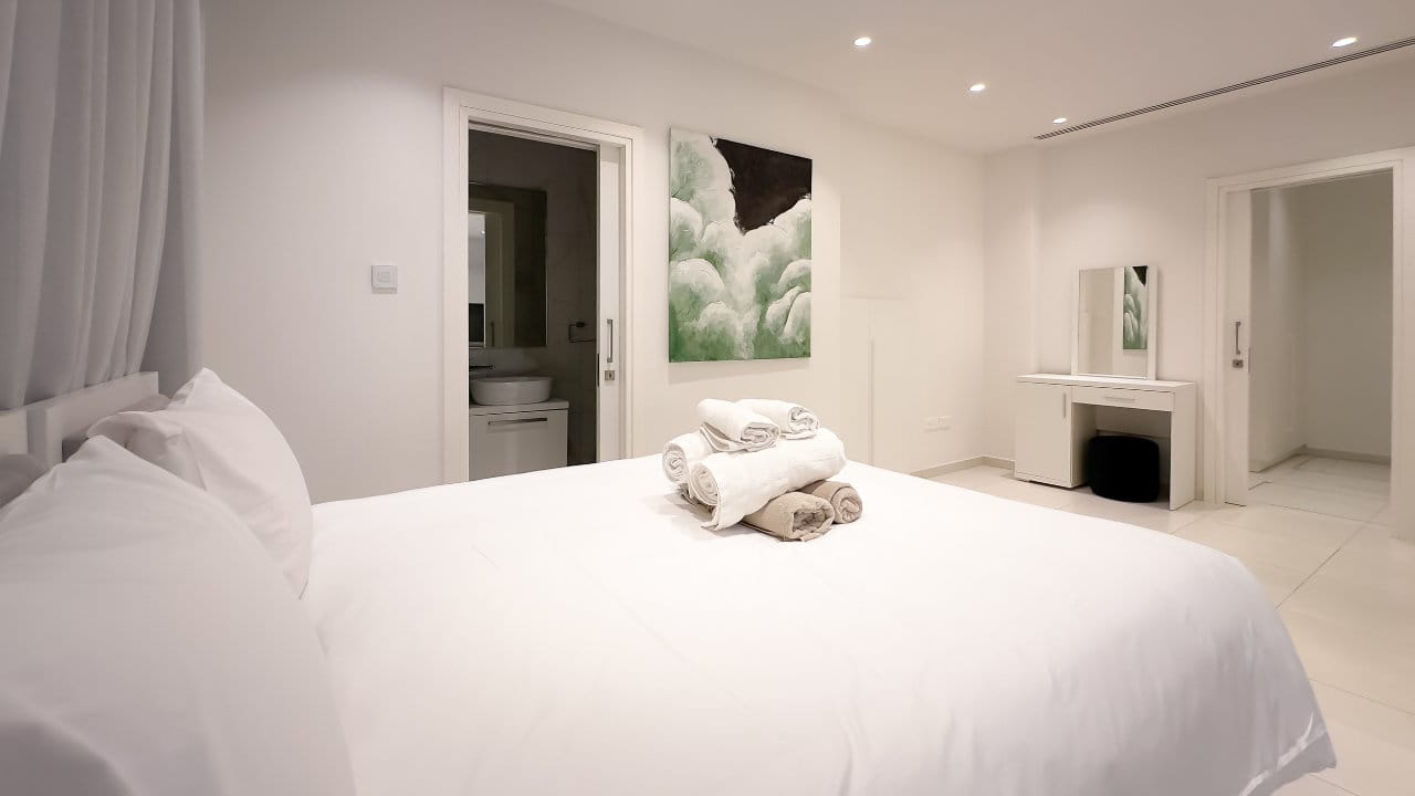 Contemporary 4 Bedroom Villa