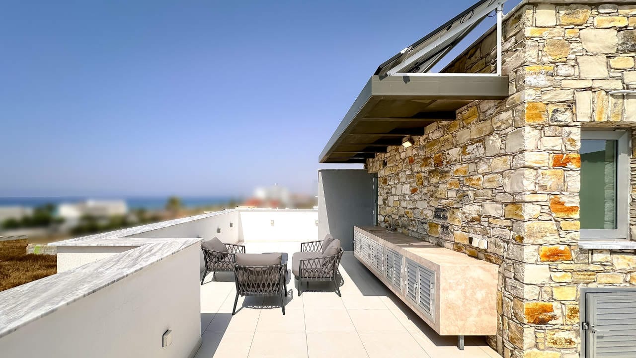 Contemporary 4 Bedroom Villa