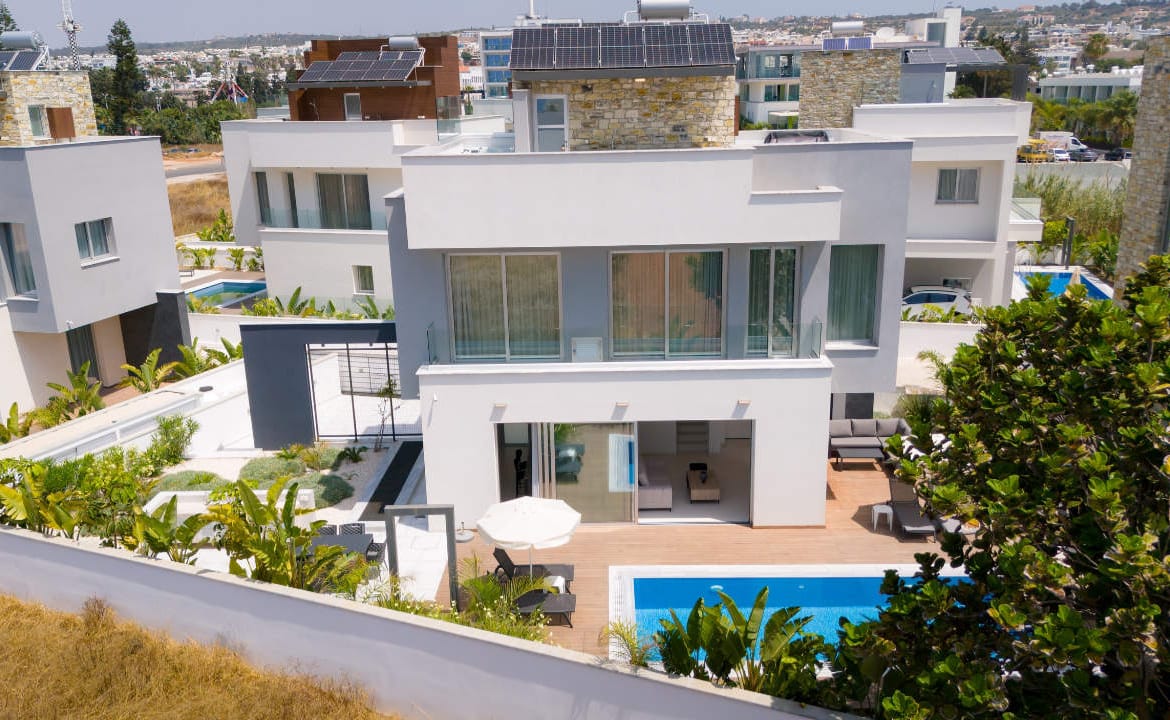 Contemporary 4 Bedroom Villa