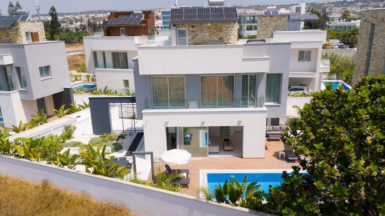 Contemporary 4 Bedroom Villa