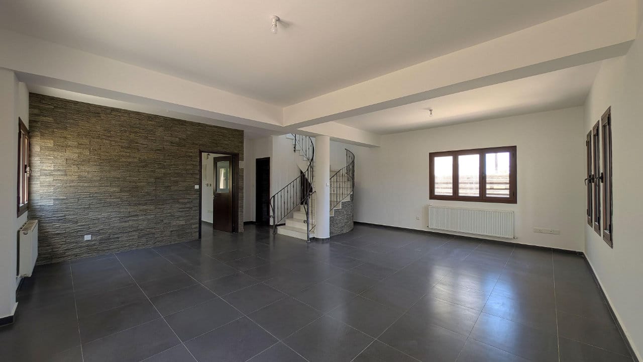 4 Bedroom Detached House, Lakatamia