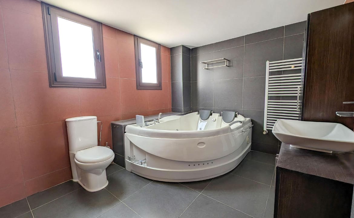 4 Bedroom Detached House, Lakatamia