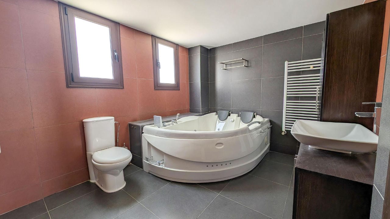 4 Bedroom Detached House, Lakatamia