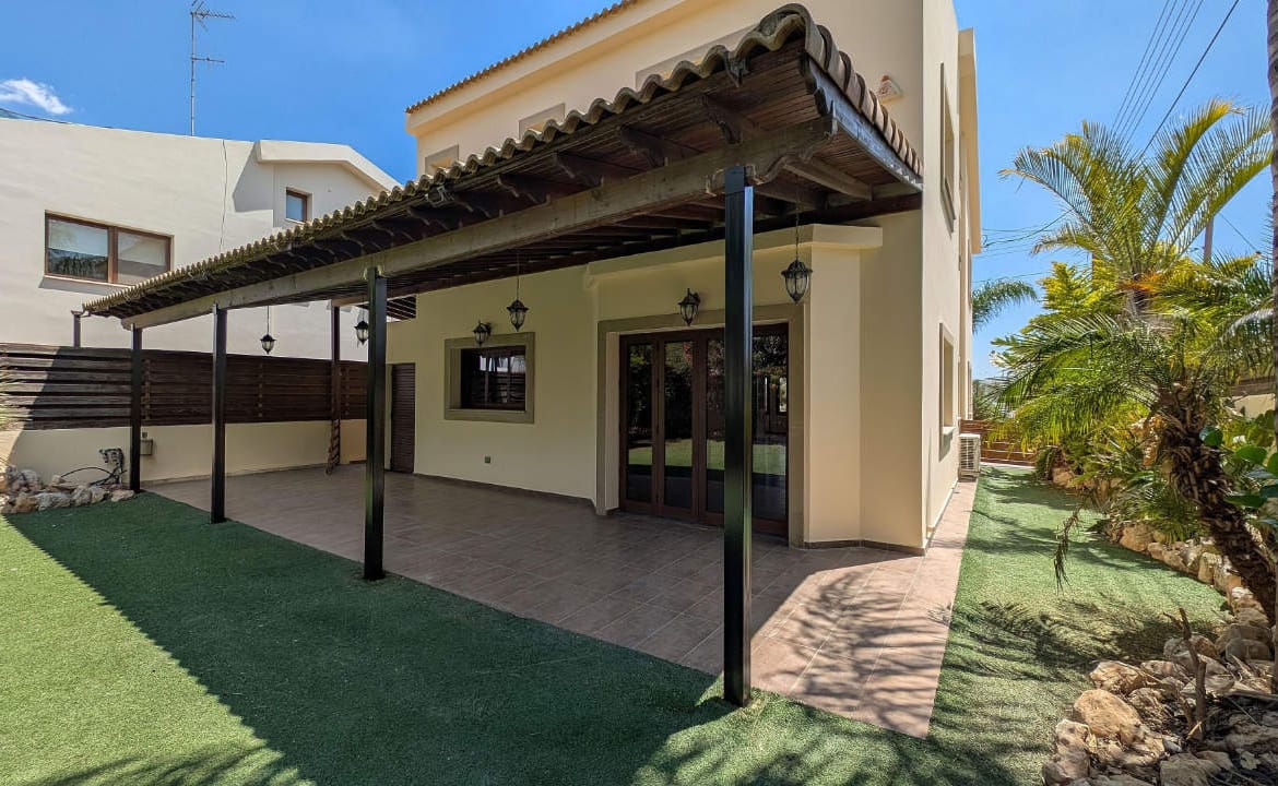 4 Bedroom Detached House, Lakatamia