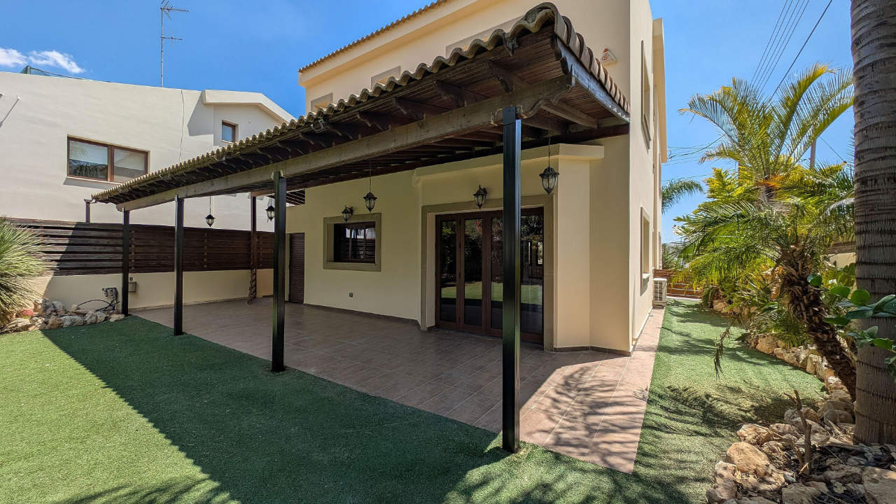 4 Bedroom Detached House, Lakatamia