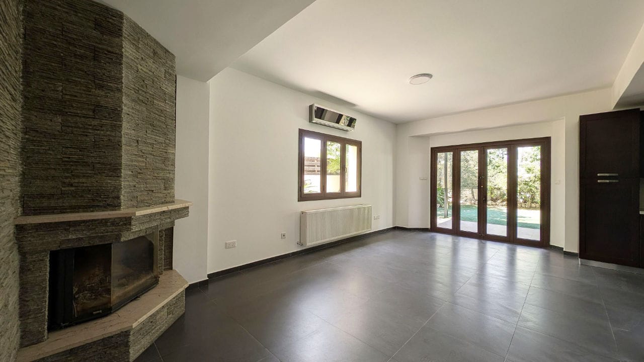 4 Bedroom Detached House, Lakatamia