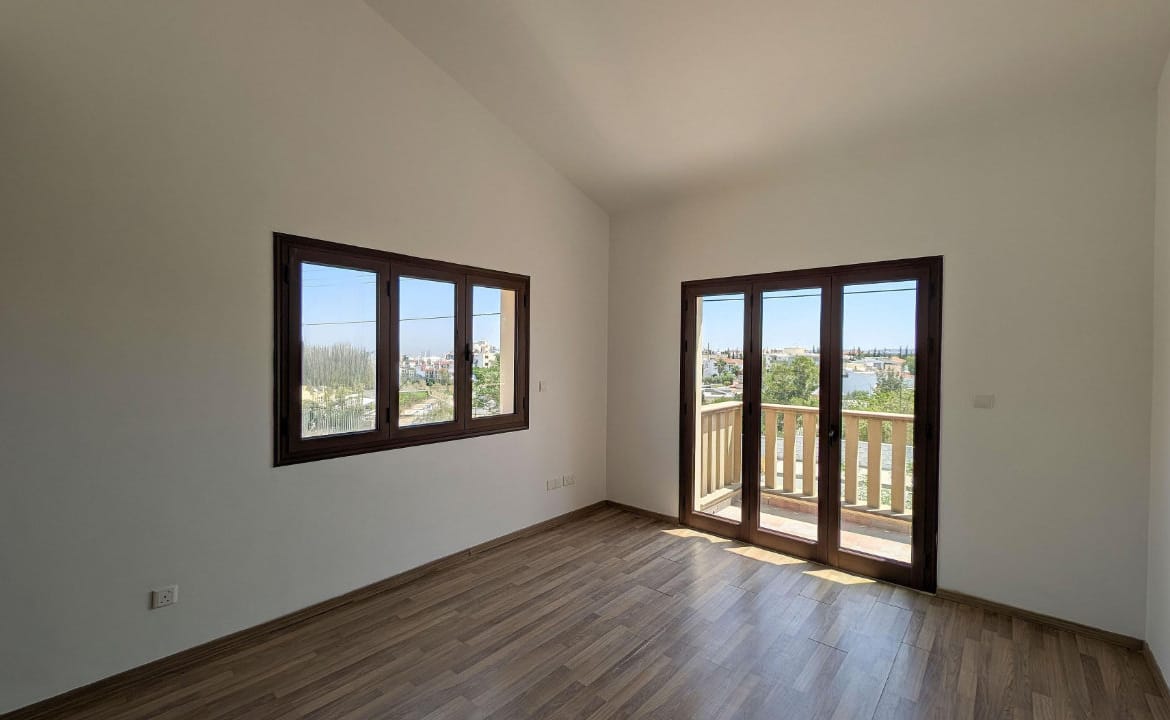 4 Bedroom Detached House, Lakatamia