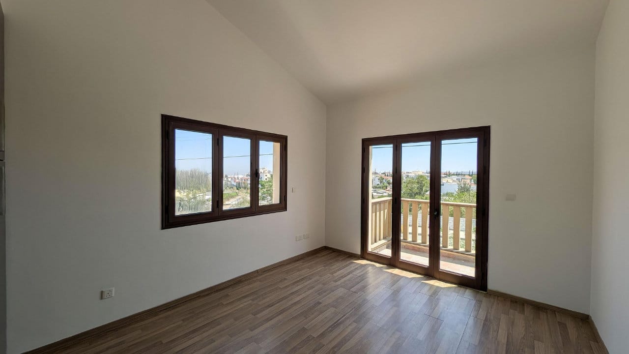 4 Bedroom Detached House, Lakatamia