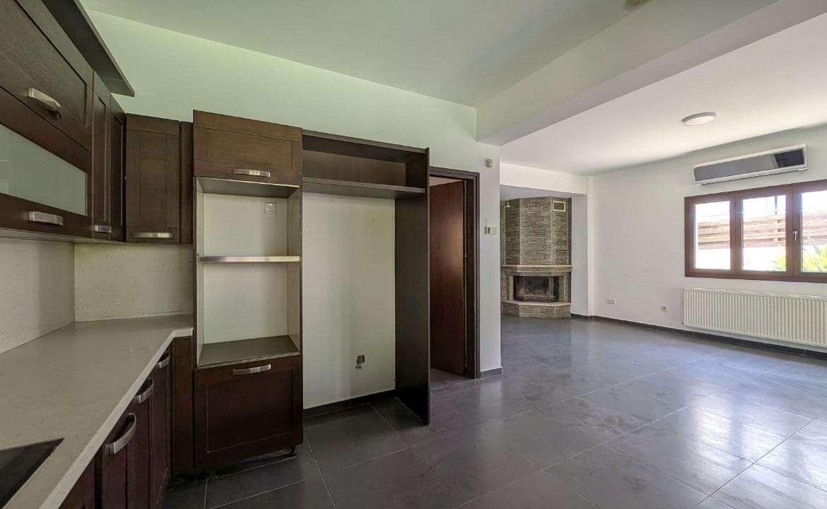 4 Bedroom Detached House, Lakatamia