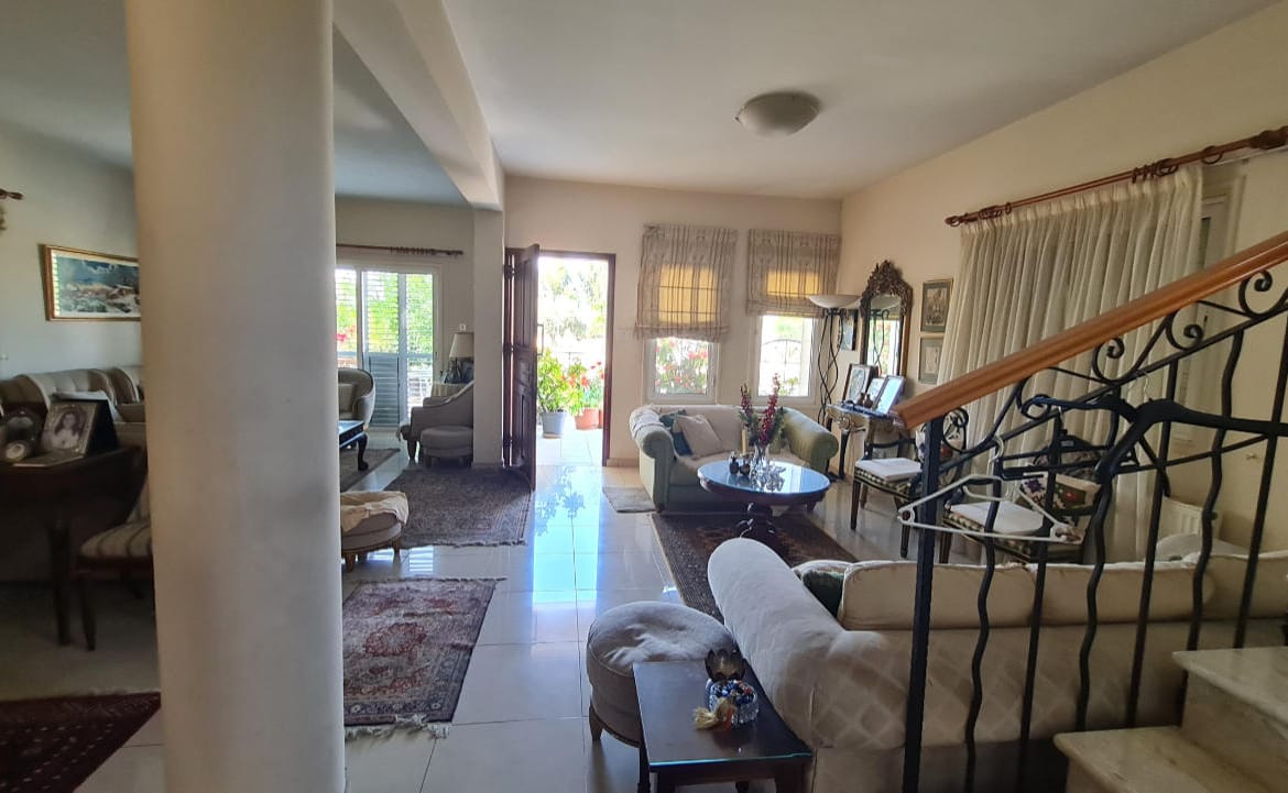 Spacious 4 Bedroom Detached House