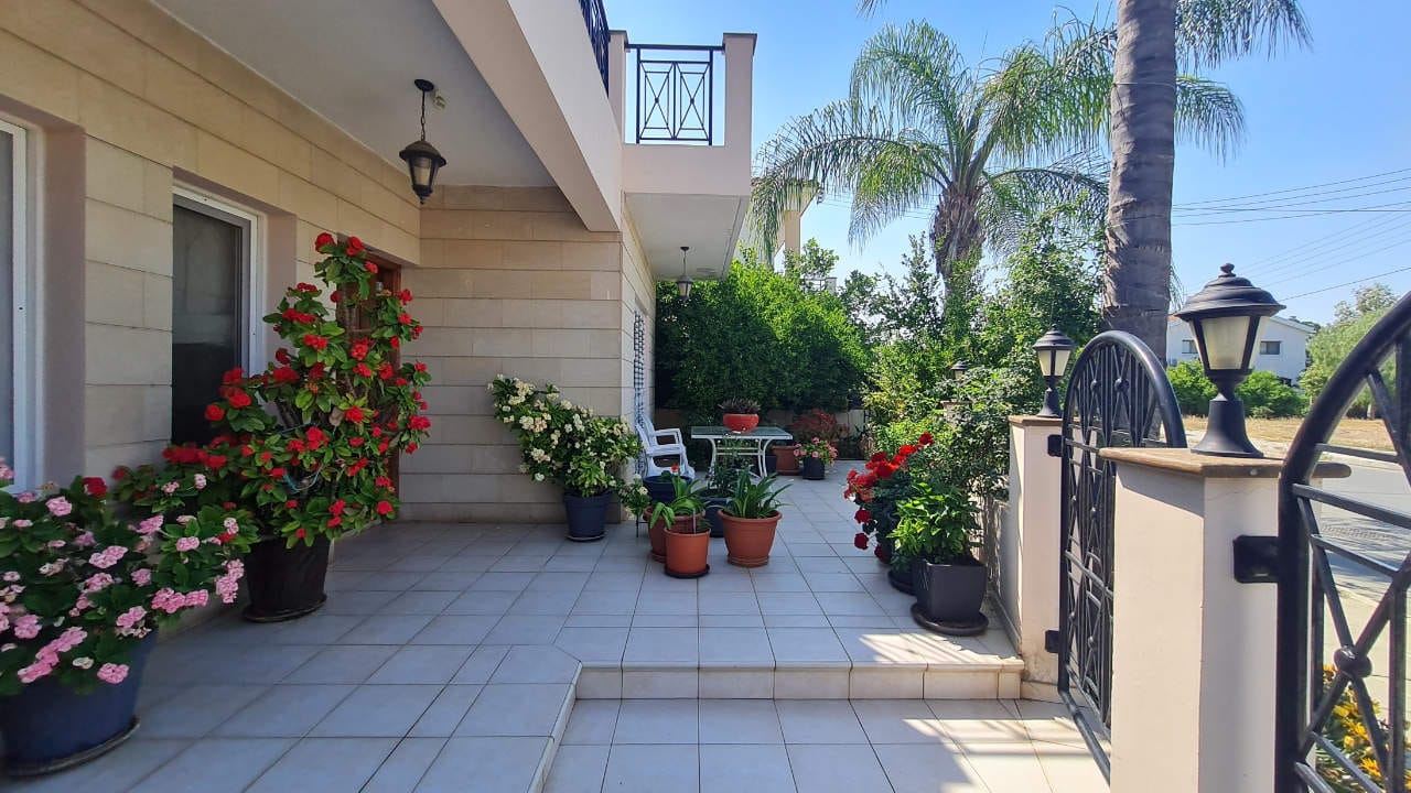 1502-2 Spacious 4 Bedroom Detached House