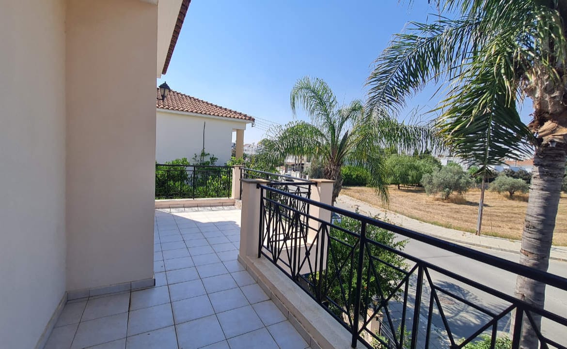Spacious 4 Bedroom Detached House