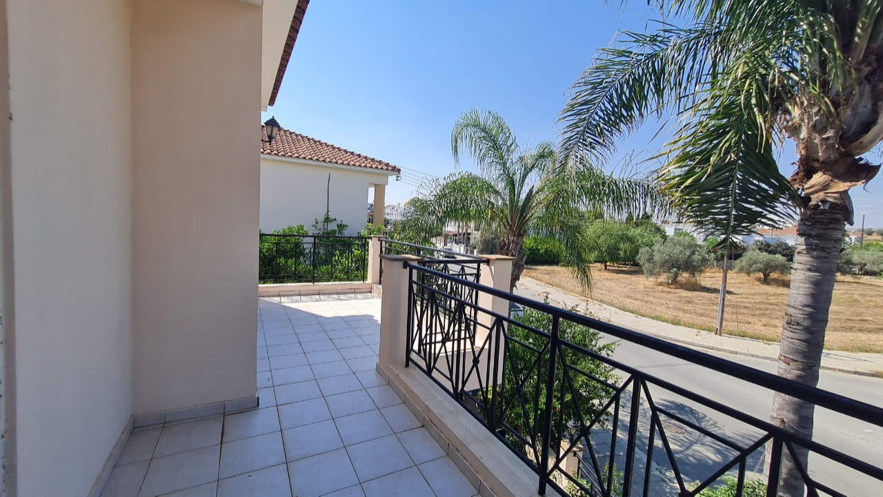 1502-5 Spacious 4 Bedroom Detached House