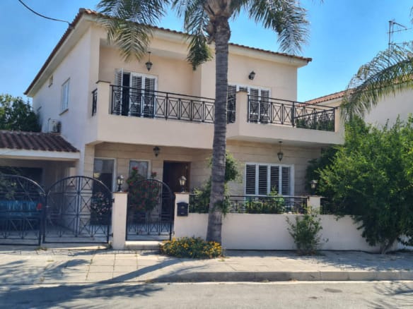 Spacious 4 Bedroom Detached House