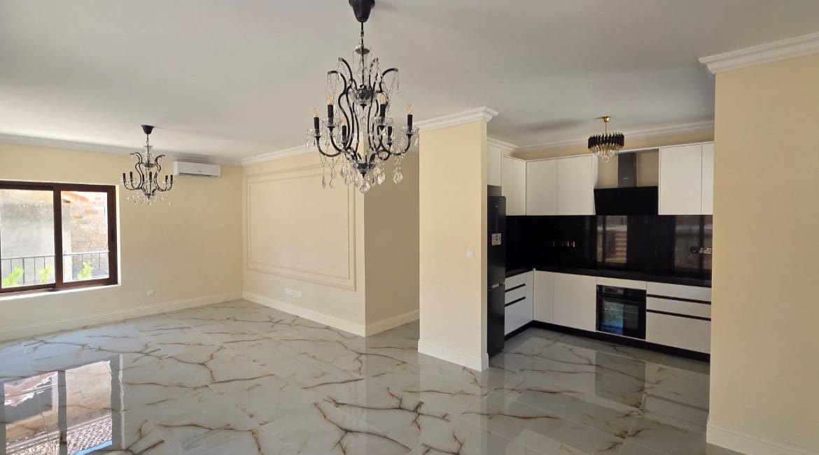 Elegant 4 Bedroom Villa