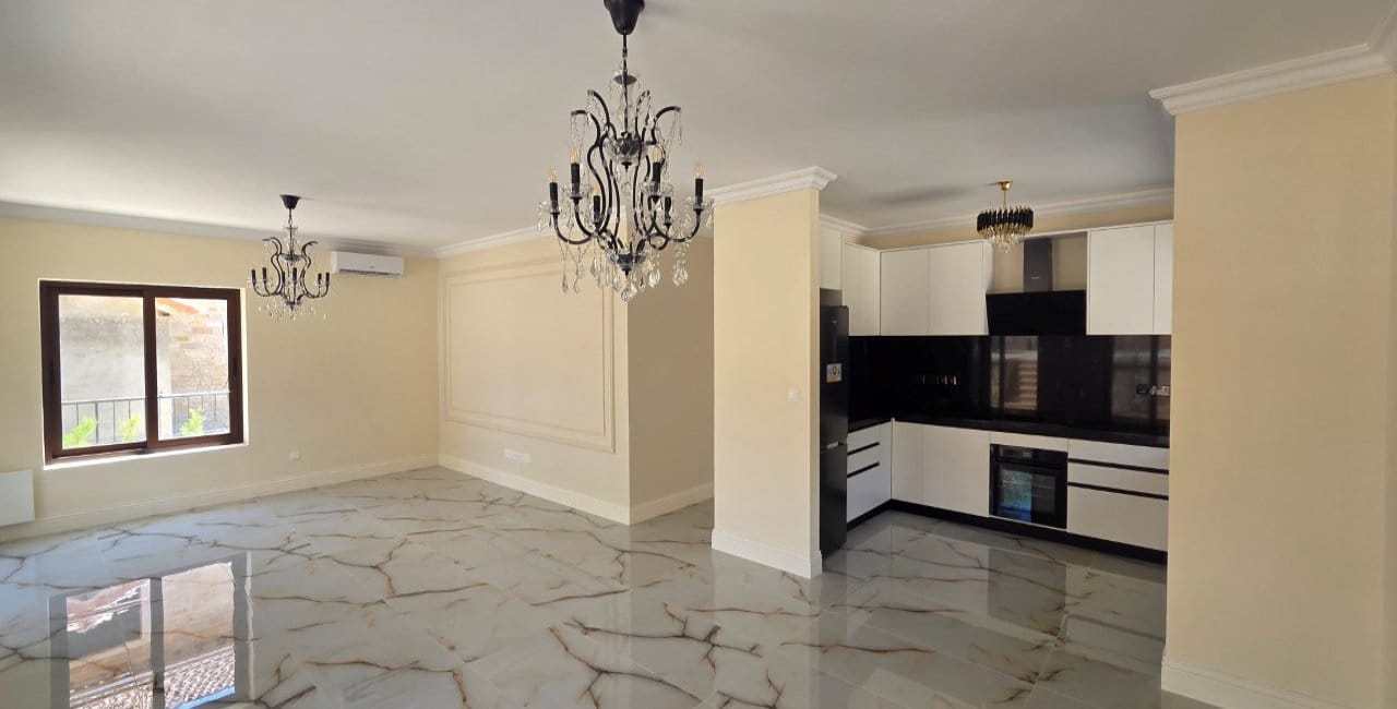 Elegant 4 Bedroom Villa