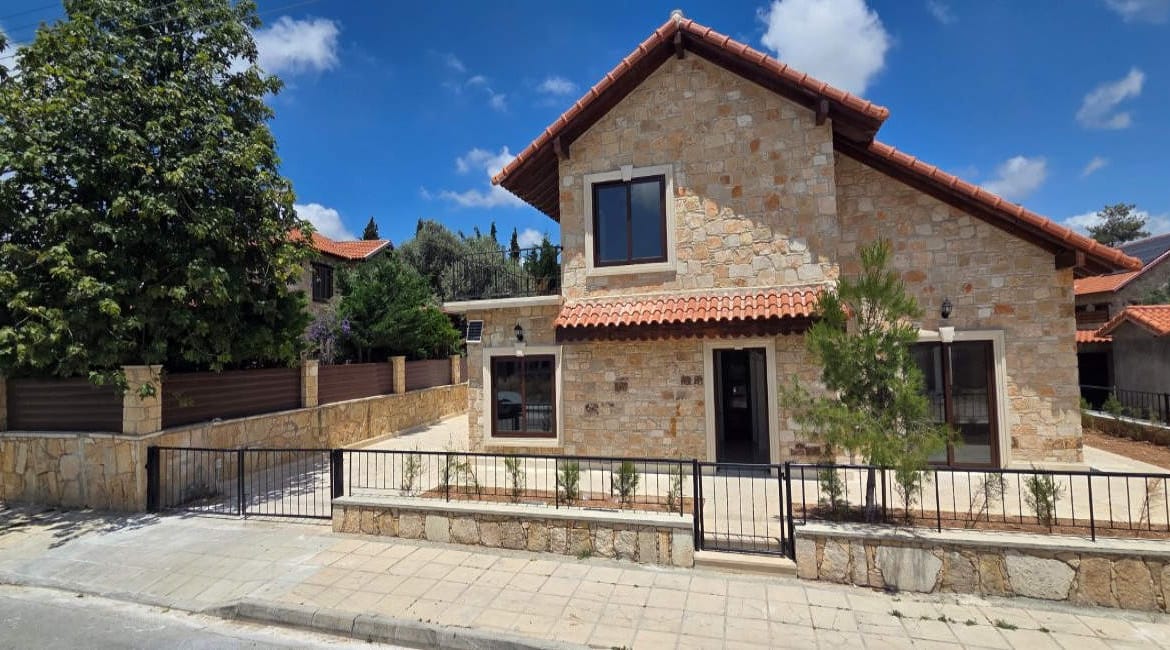 Elegant 4 Bedroom Villa