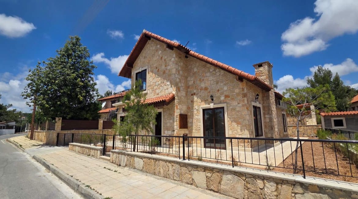 Elegant 4 Bedroom Villa