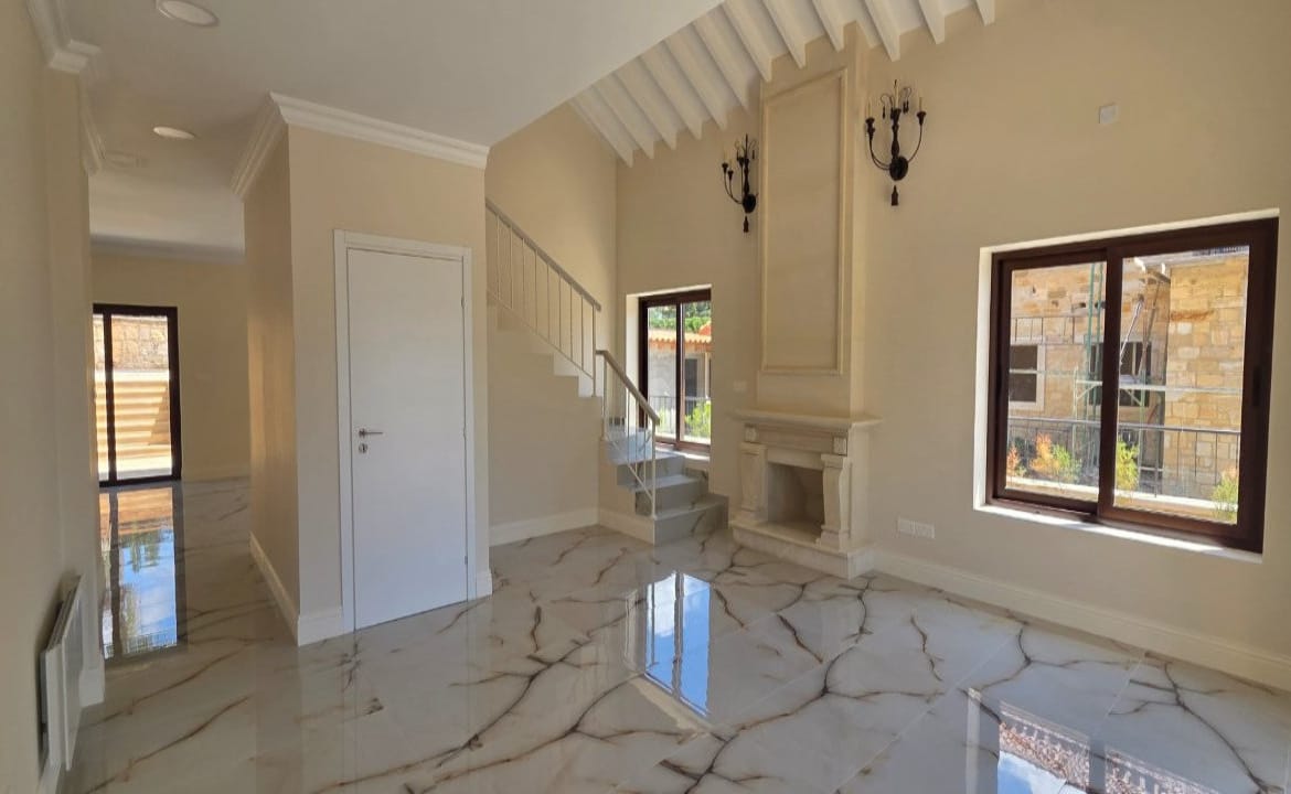Elegant 4 Bedroom Villa