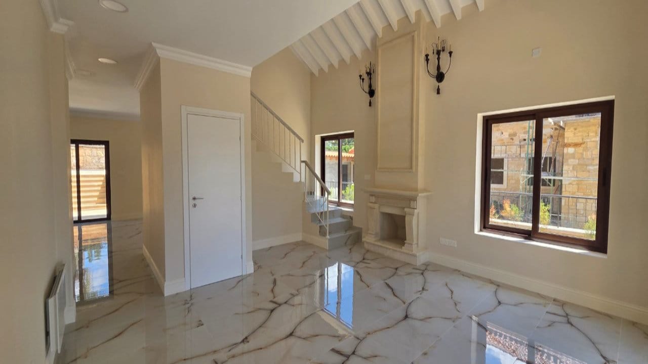 Elegant 4 Bedroom Villa