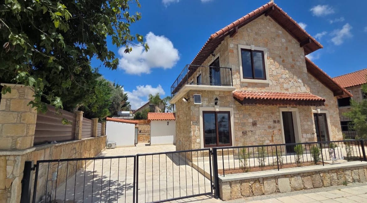 Elegant 4 Bedroom Villa