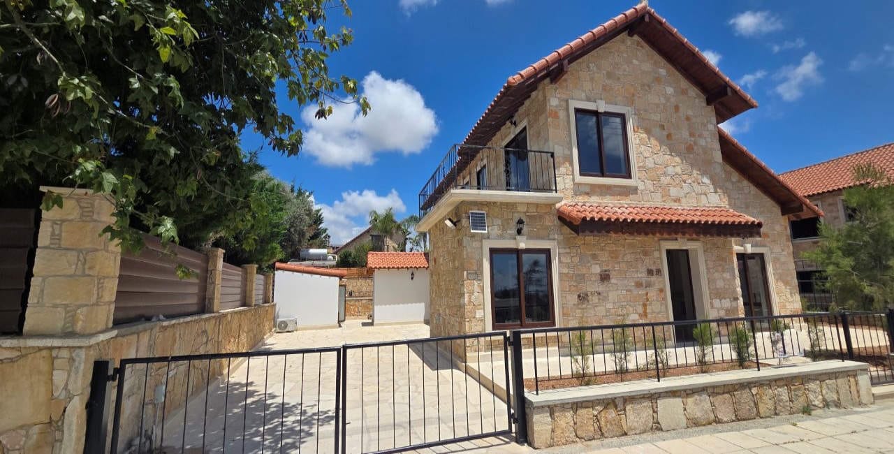 Elegant 4 Bedroom Villa