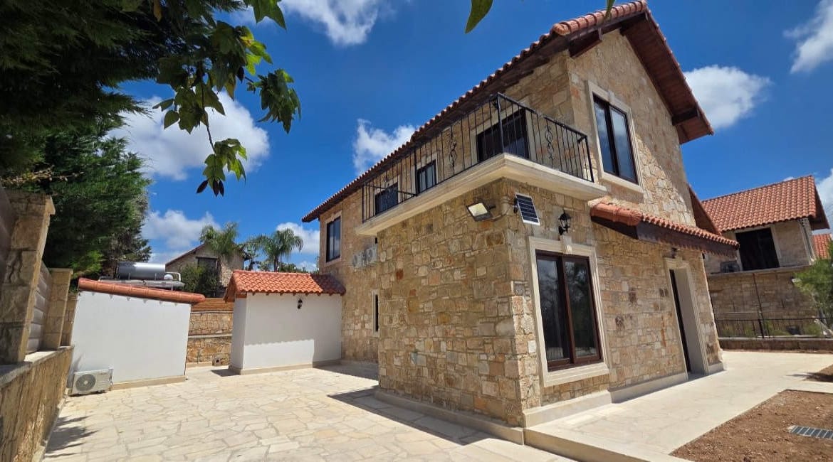 Elegant 4 Bedroom Villa
