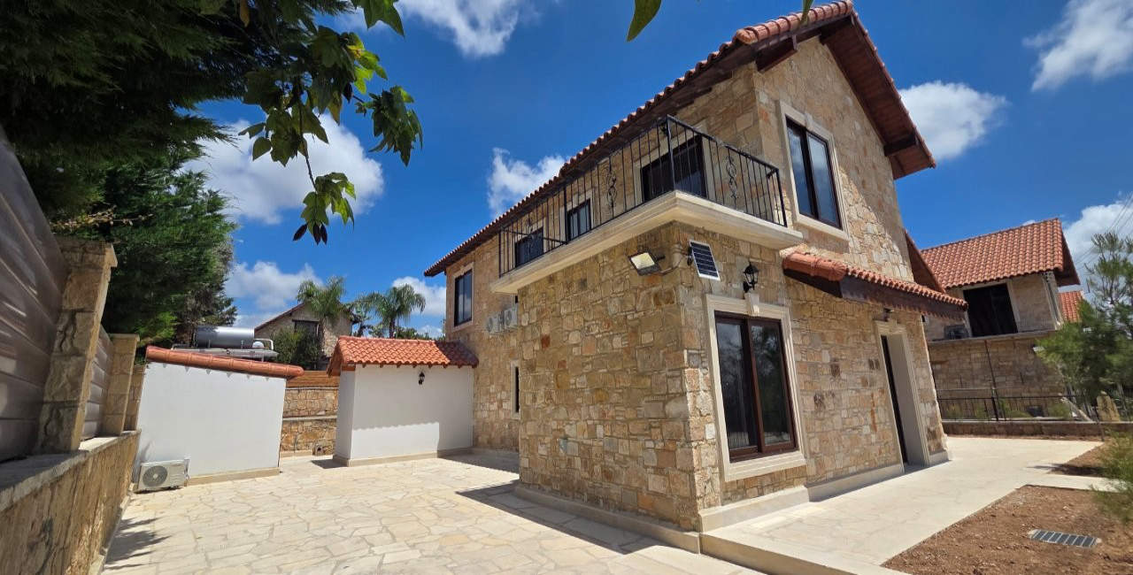 Elegant 4 Bedroom Villa