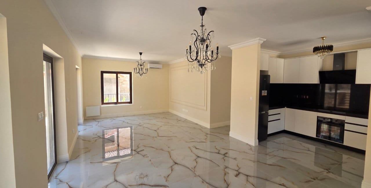 Elegant 4 Bedroom Villa