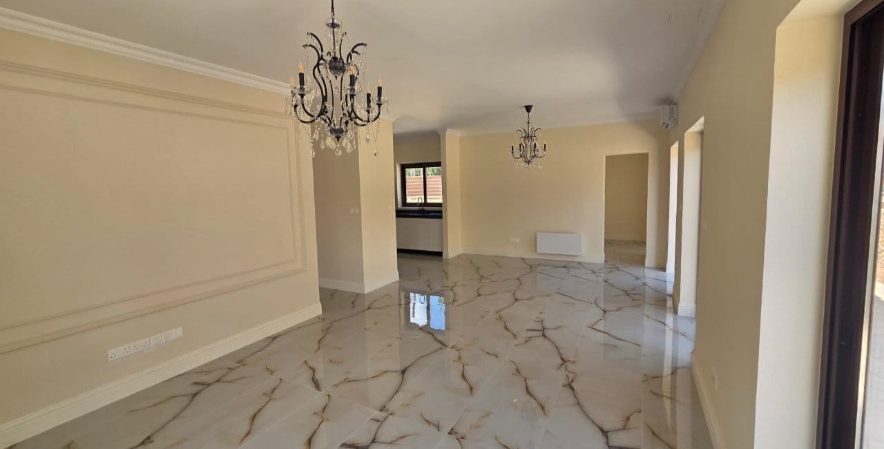 Elegant 4 Bedroom Villa