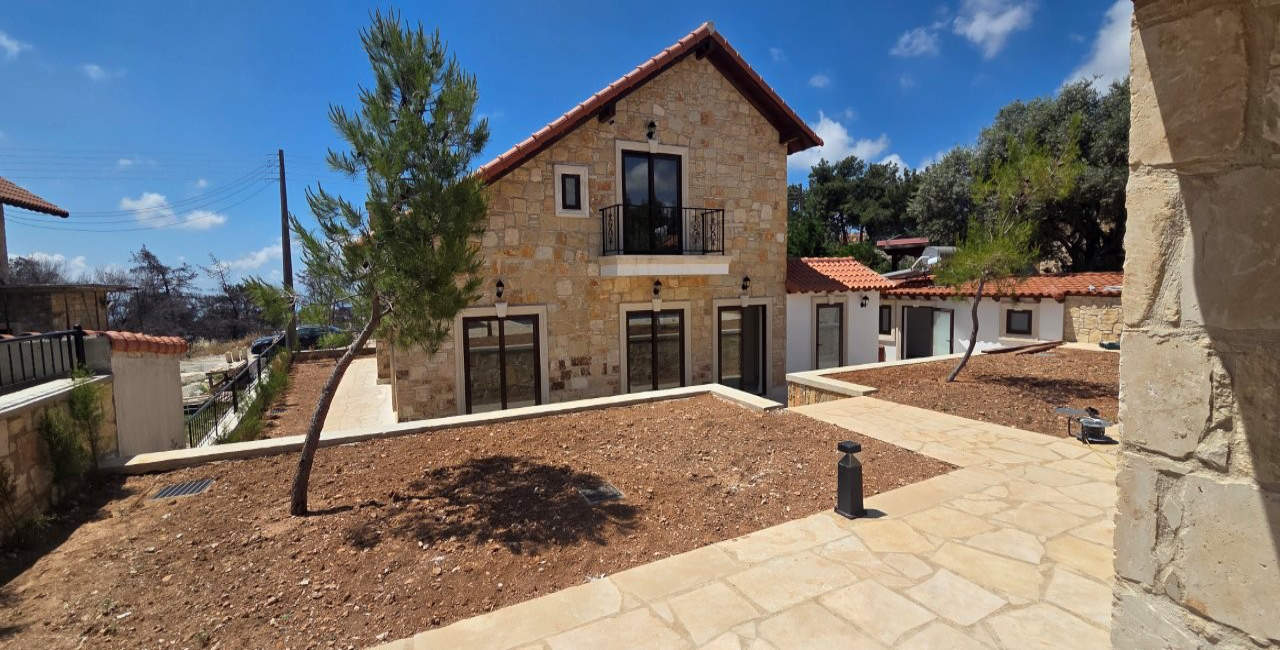 Elegant 4 Bedroom Villa