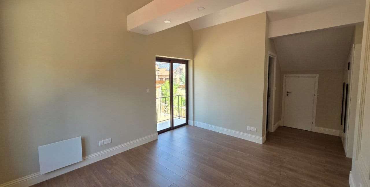 Elegant 4 Bedroom Villa