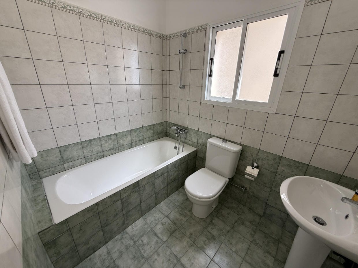 1526-6A Beautiful Villa In Tala, Paphos