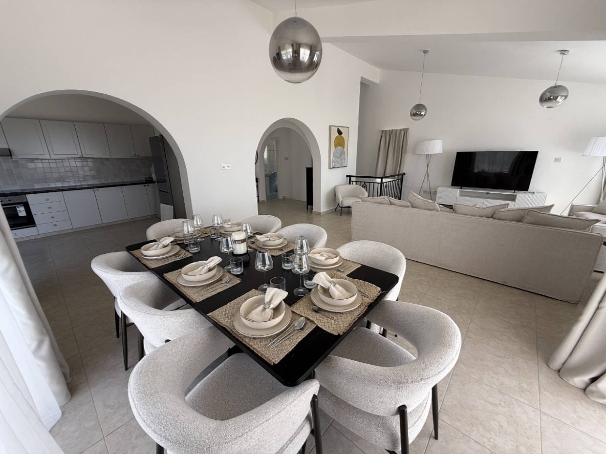 1526-8A Beautiful Villa In Tala, Paphos