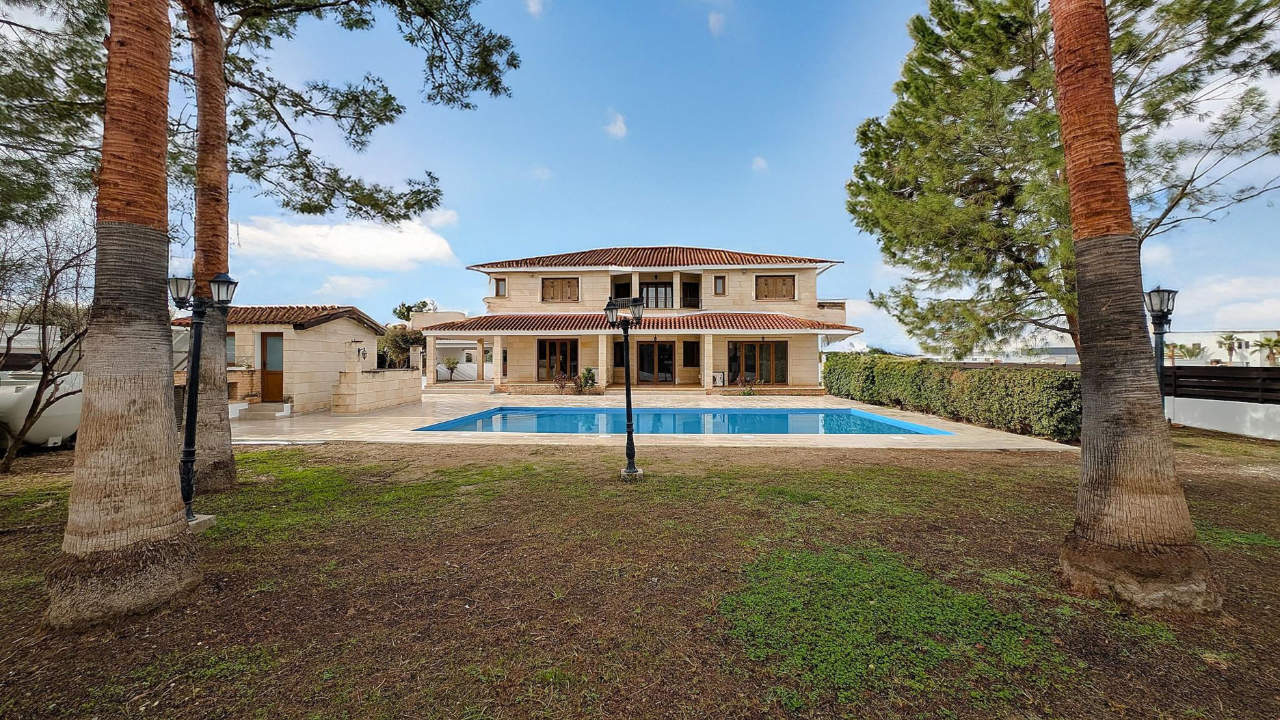 Luxury villa for sale in Latsia, Nicosia