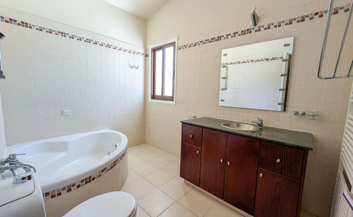 Spacious 4 Bedroom House | Strovolos, Nicosia