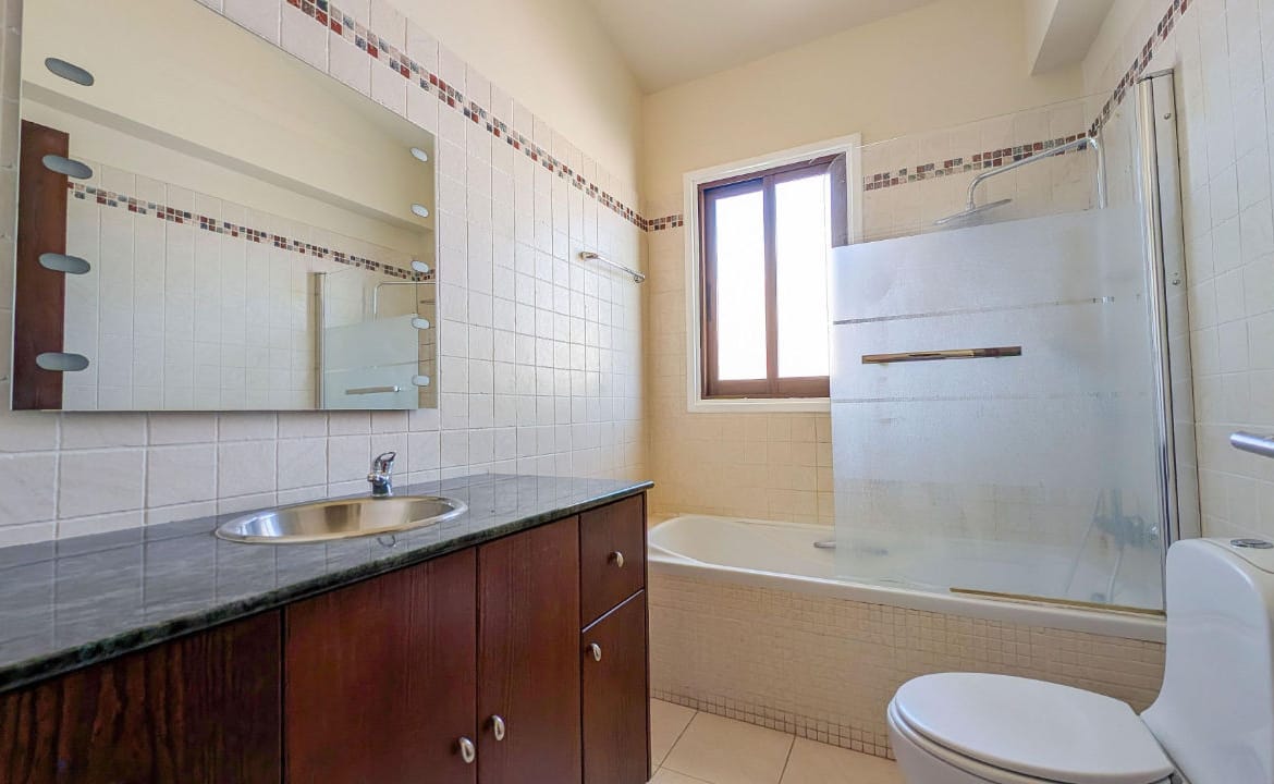 Spacious 4 Bedroom House | Strovolos, Nicosia