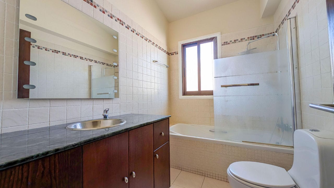 1549-15 Spacious 4 Bedroom House | Strovolos, Nicosia