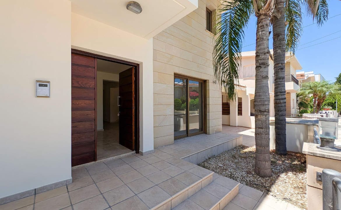 Spacious 4 Bedroom House | Strovolos, Nicosia